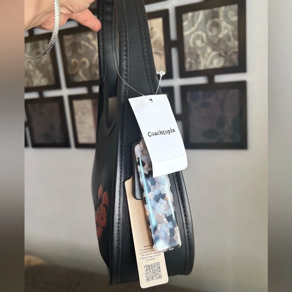 Authentic COACHTOPIA Leather Caterpillar shoulder magnetic closure hobo/card set - Picture 6 of 17